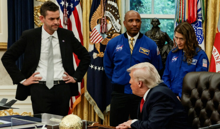 Trump Kameralar &Ouml;n&uuml;nde &Ouml;yle Bir Laf Etti Ki