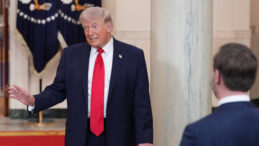 Trump kendi ağzıyla itiraf etti: Silah yolladık ama…