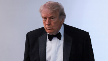 Trump: "Ben tecav&uuml;zc&uuml; değilim, ben bir pedofili değilim"