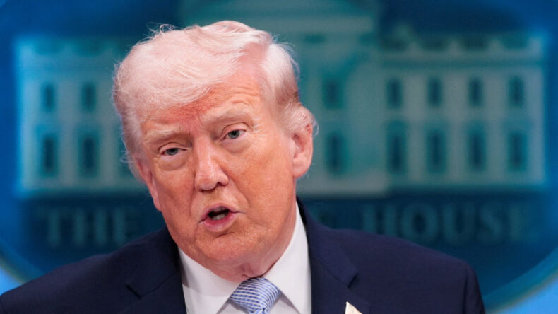 Trump'tan İran'a yeni tehdit: Anlaşmaya varamazlarsa onlar i&ccedil;in &ccedil;ok acı verici olacak