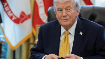 Trump'tan kurmaylarına "af" s&ouml;z&uuml;