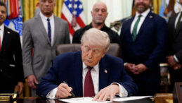 Trump'tan tartışma yaratacak karar