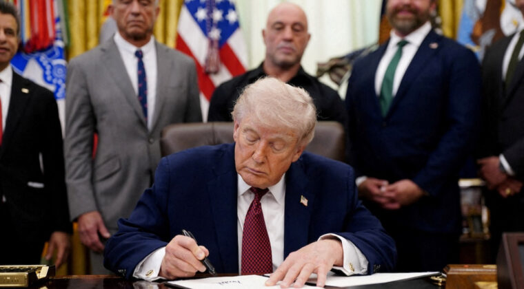 Trump'tan tartışma yaratacak karar