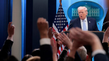Trump&rsquo;ın İran tehdidi sonrası ABD&rsquo;de g&ouml;revden alma &ccedil;ağrıları y&uuml;kseldi
