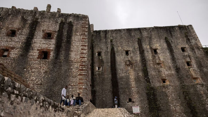Turistik b&ouml;lgede facia: En az 30 &ouml;l&uuml;