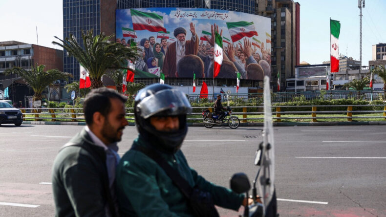 T&uuml;rkiye'den İran'a 6 TIR'lık sağlık yardımı