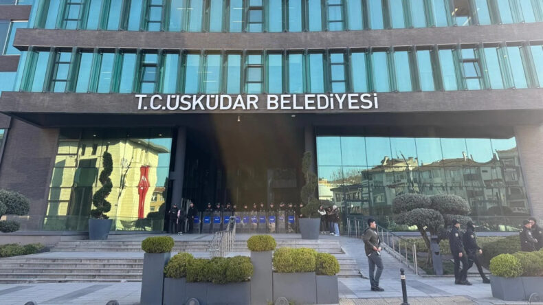 &Uuml;sk&uuml;dar Belediyesi Operasyonunda G&ouml;zaltına Alınanlar Adliyede