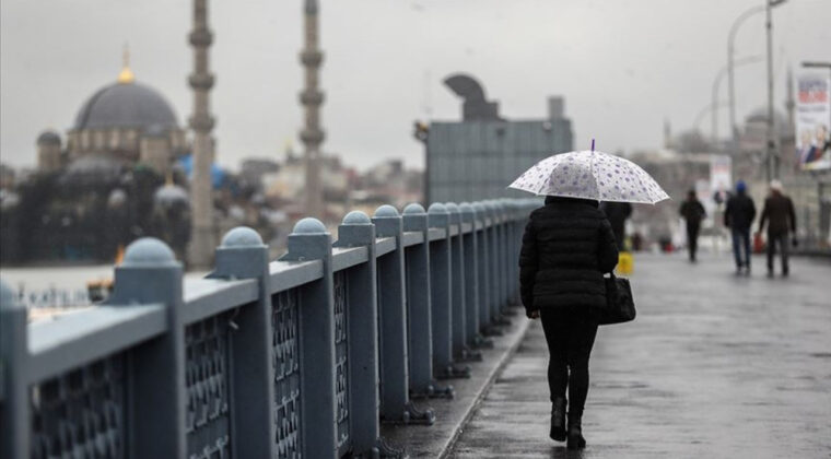 Uyarılar peş peşe geldi! İstanbul'da kuvvetli yağış i&ccedil;in saat verildi