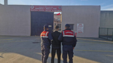 Uyuşturucu Satarken Yakalandı