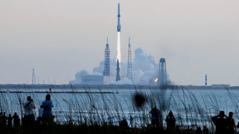 Uzayda skandal: Blue Origin uyduyu yanlış y&ouml;r&uuml;ngeye yerleştirmiş