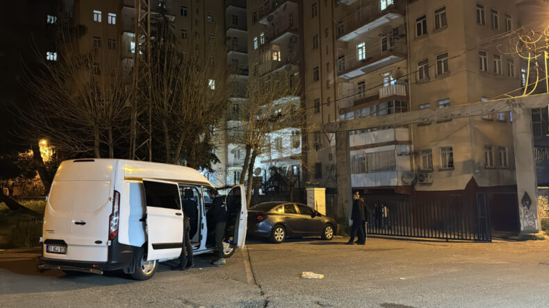 Vahşet: Eşini öldürdü, kızını yaraladı