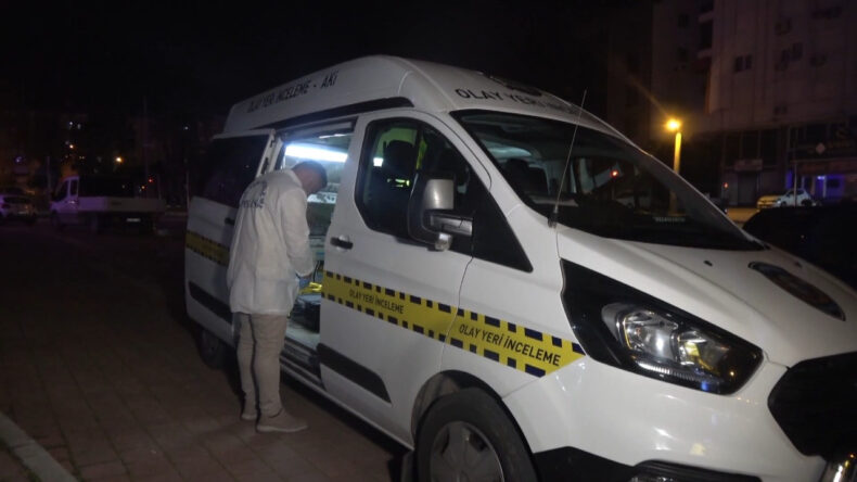 Vatandaşlar fark etti: Yol kenarında yatan gen&ccedil; yaşamını yitirdi