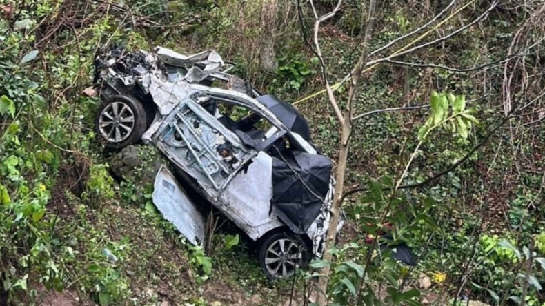 Yama&ccedil;tan Yuvarlanan Otomobil Baba ile Kızına Mezar Oldu