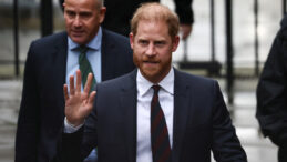 Yazışmalar ifşa oldu: Prens Harry, gazeteciyle fl&ouml;rt etmiş