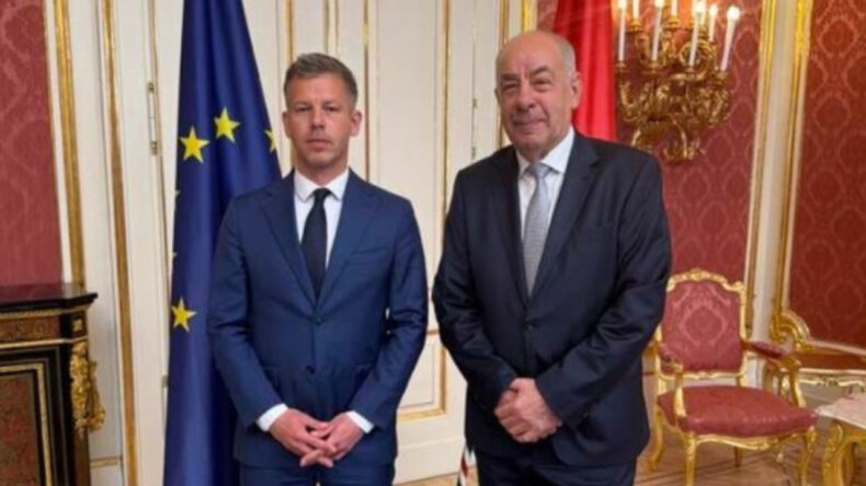 Yeni başbakandan cumhurbaşkanına zehir zemberek s&ouml;zler: G&ouml;reve layık değil