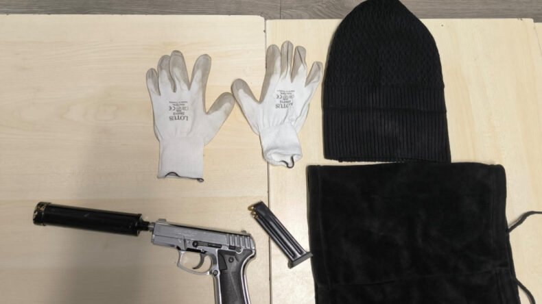 İş Yerine Kurşunlama Hazırlığı Sırasında Yakalandılar