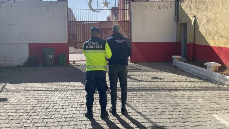 Yol Kontrol&uuml;nde 19 G&ouml;&ccedil;men Yakalandı