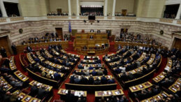 Yunan vekillere soruşturma: Dokunulmazlıklarının kaldırılması istendi