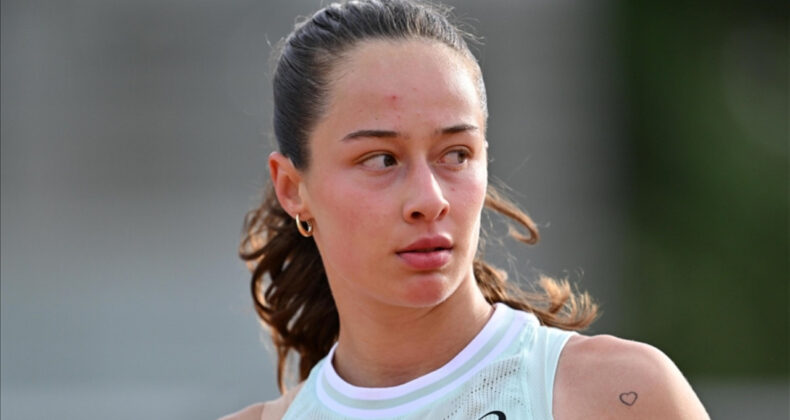 Zeynep S&ouml;nmez, d&uuml;nya 8 numarasını 2-0'la eledi